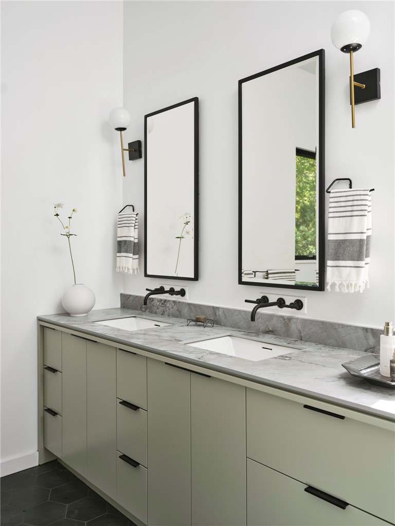 296 Stony Hollow Road Tiverton, RI 02878 - Photo 16 of 23