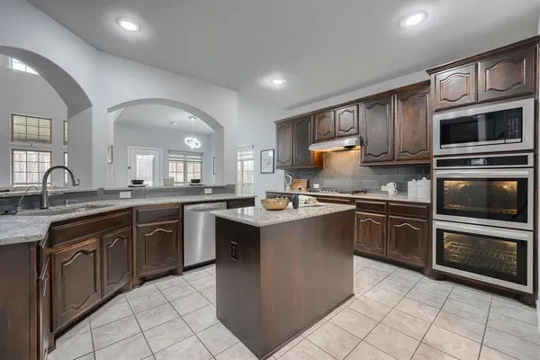 $599,990 | 5913 Painswick Drive, Aubrey, TX 76227