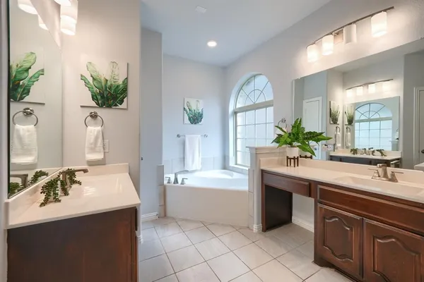 $599,990 | 5913 Painswick Drive, Aubrey, TX 76227