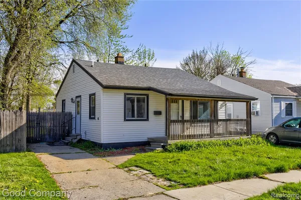 $1,500 | 1731 East Pearl Avenue, Hazel Park, MI 48030