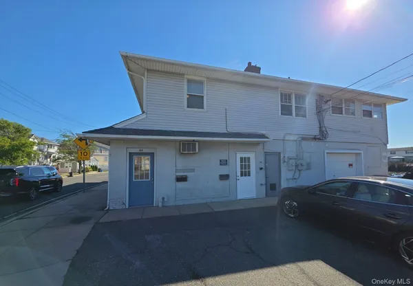 $2,650 | 84 Front Street, East Rockaway, NY 11518