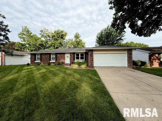 75 Roundtable Road Springfield, IL 62704 - Photo 1 of 26