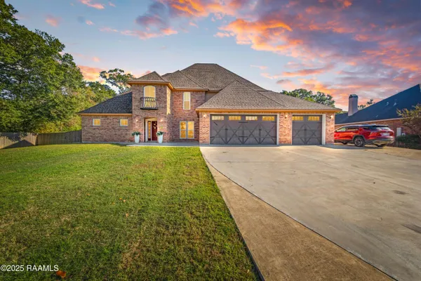 $3,450 | 213 East Peck Boulevard, Lafayette, LA 70508