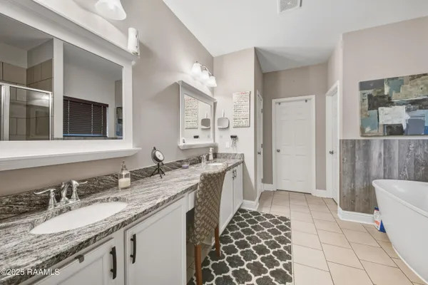 $3,450 | 213 East Peck Boulevard, Lafayette, LA 70508