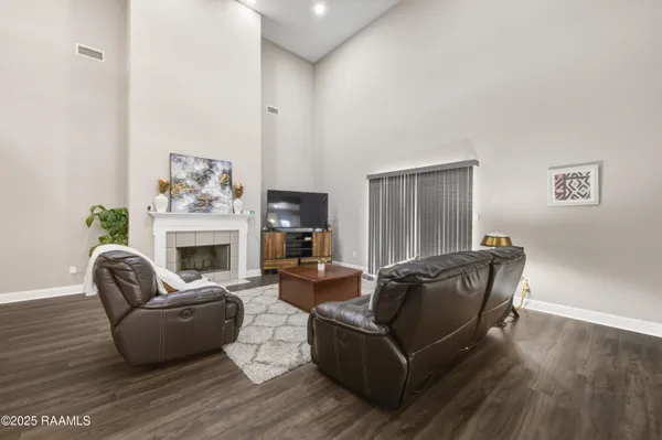 $3,450 | 213 East Peck Boulevard, Lafayette, LA 70508