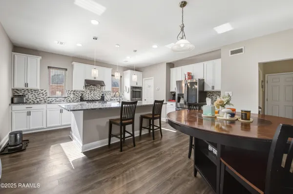 $3,450 | 213 East Peck Boulevard, Lafayette, LA 70508