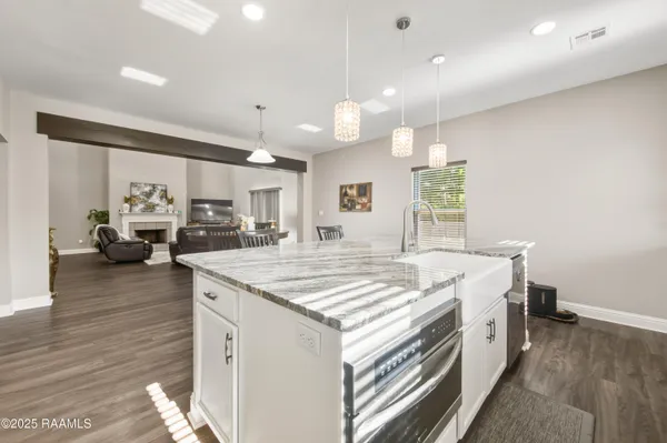 $3,450 | 213 East Peck Boulevard, Lafayette, LA 70508