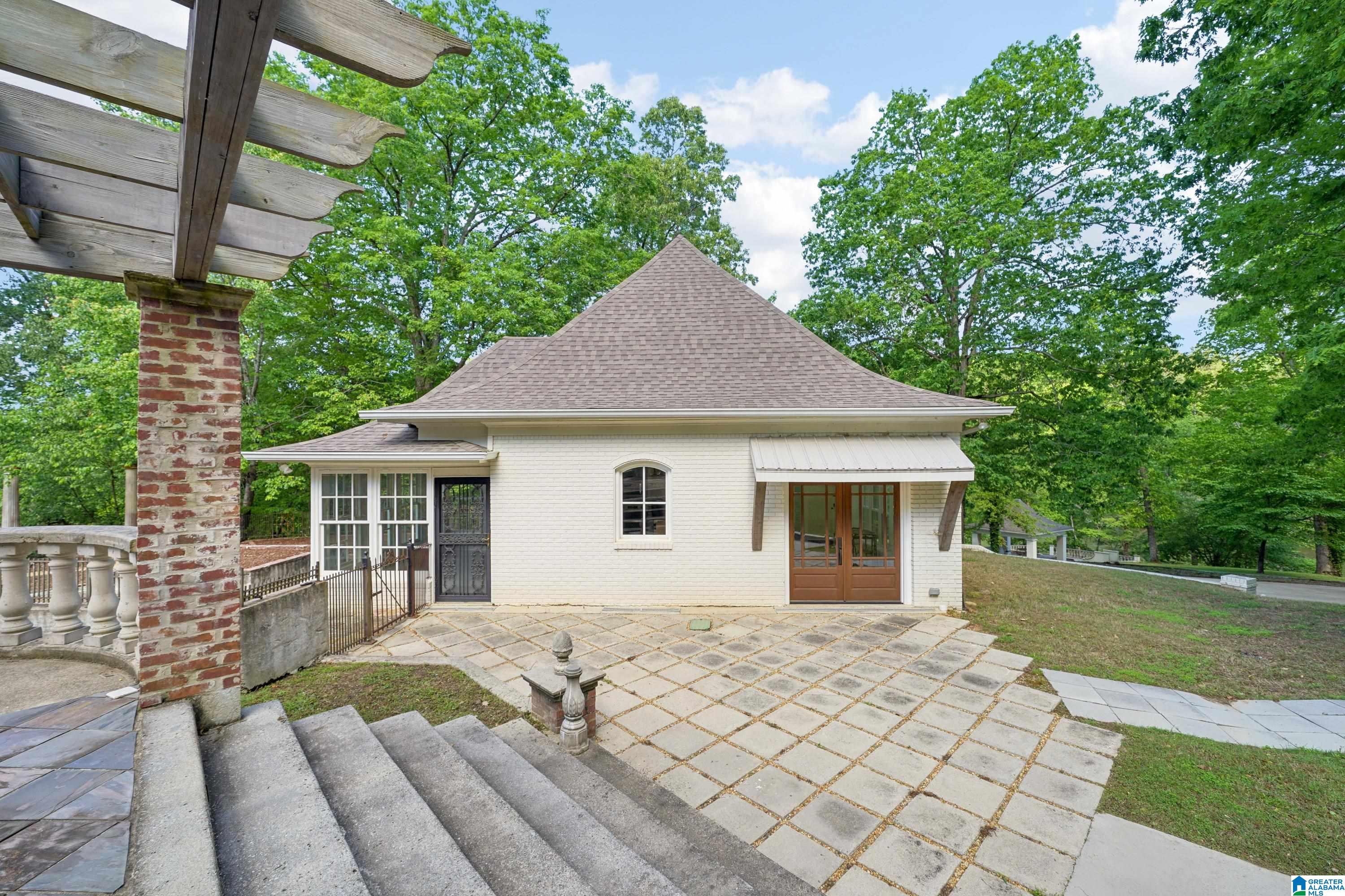 135 Sunset Boulevard Oneonta, AL 35121 - Photo 3 of 92