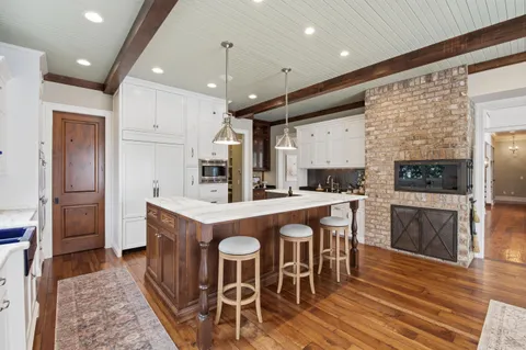 $5,995,000 | N30W28853 West Lakeside Drive, Delafield, WI 53072