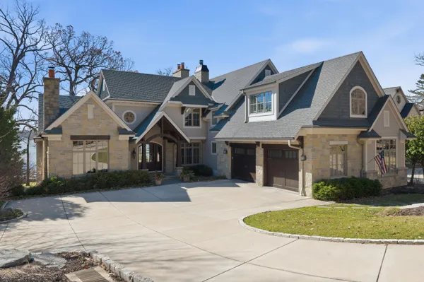 $5,995,000 | N30W28853 West Lakeside Drive, Delafield, WI 53072