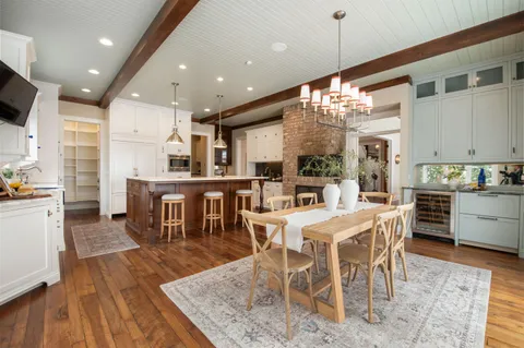 $5,995,000 | N30W28853 West Lakeside Drive, Delafield, WI 53072