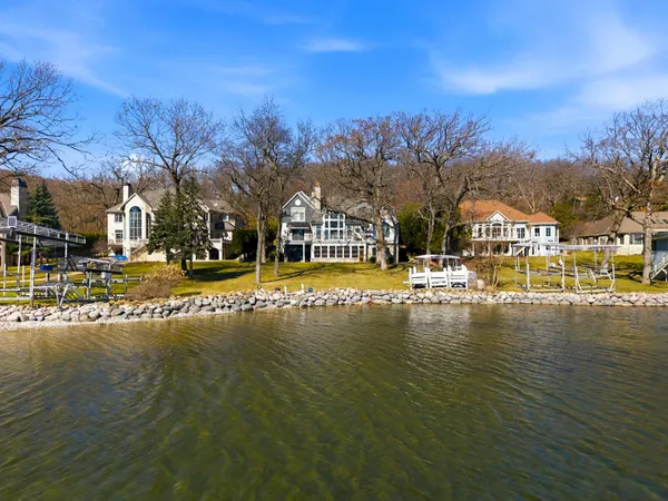 $5,995,000 | N30W28853 West Lakeside Drive, Delafield, WI 53072