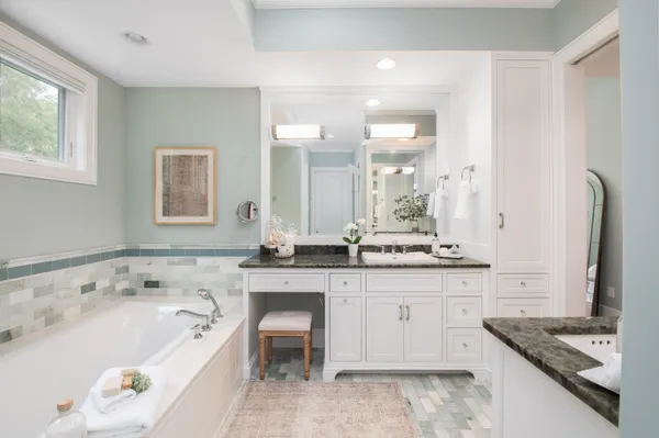 $5,995,000 | N30W28853 West Lakeside Drive, Delafield, WI 53072