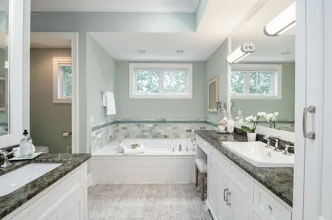 $5,995,000 | N30W28853 West Lakeside Drive, Delafield, WI 53072