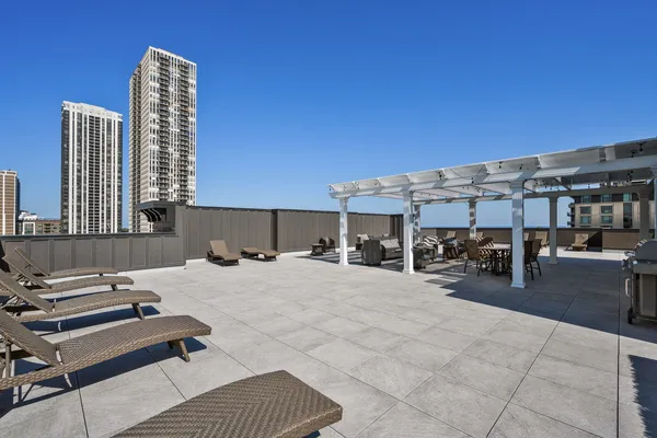 $4,595 | 159 West North Avenue, Unit 207, Chicago, IL 60610