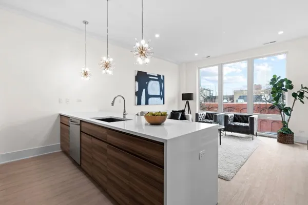 $4,595 | 159 West North Avenue, Unit 207, Chicago, IL 60610