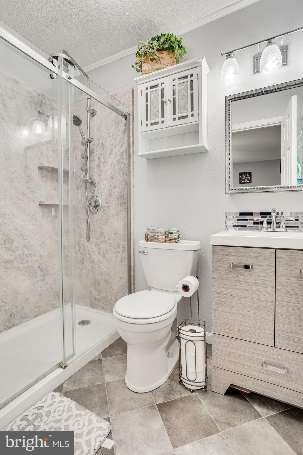 8729 Redman Street Springfield, VA 22153 - Photo 11 of 23 Primary bathroom