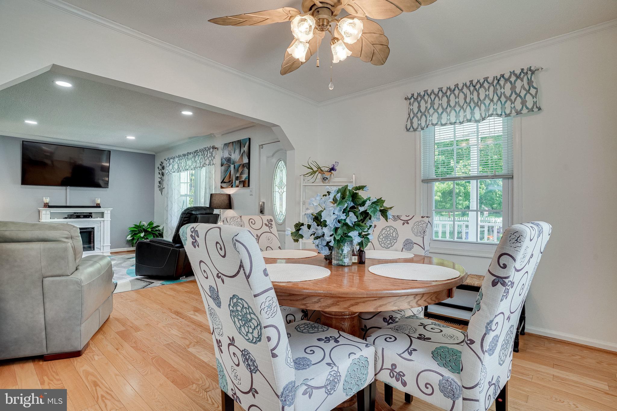 8729 Redman Street Springfield, VA 22153 - Photo 8 of 23 Dining area