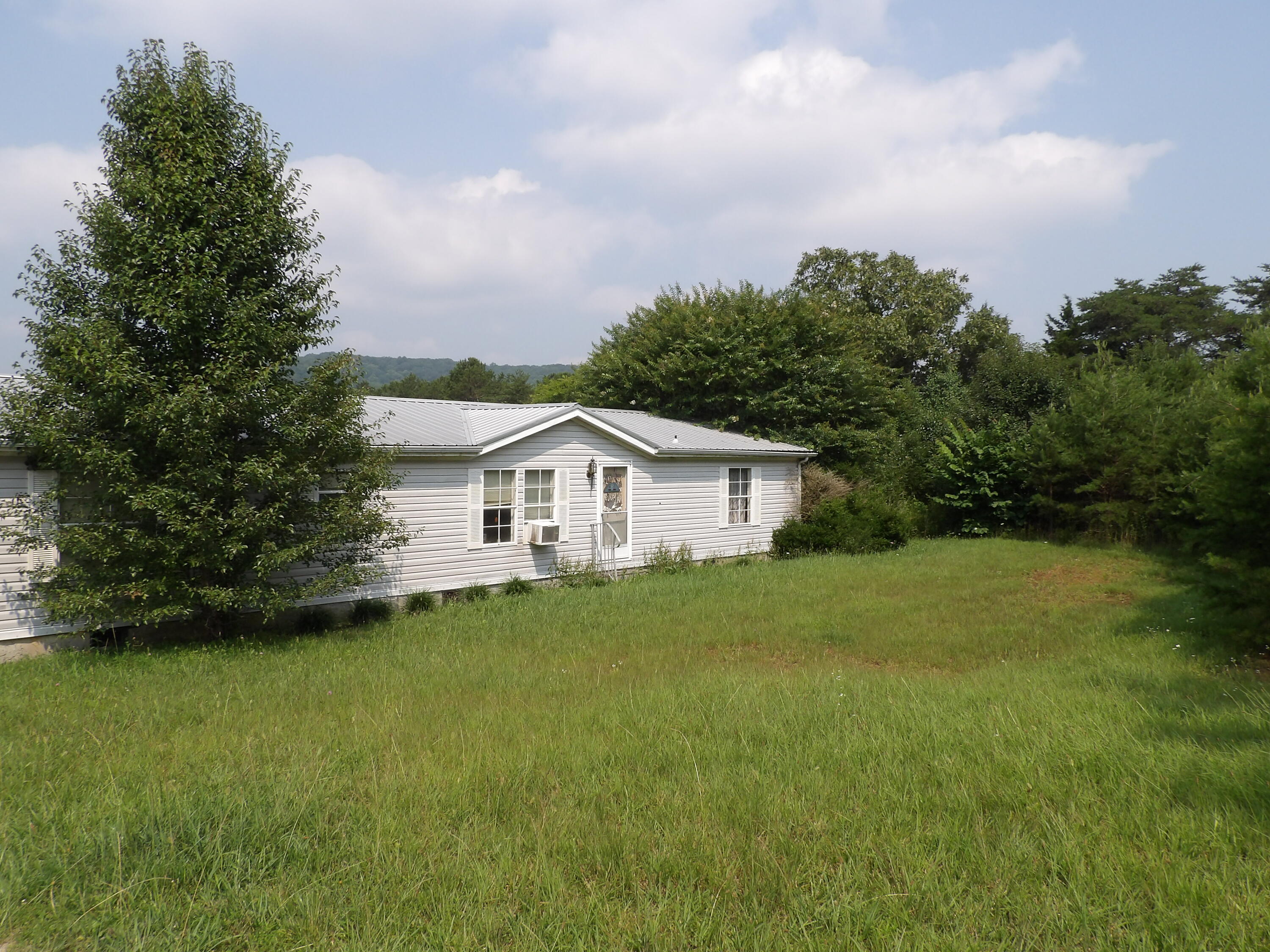 11370 Brockdell Road Pikeville, TN 37367 - Photo 1 of 32 100_5684