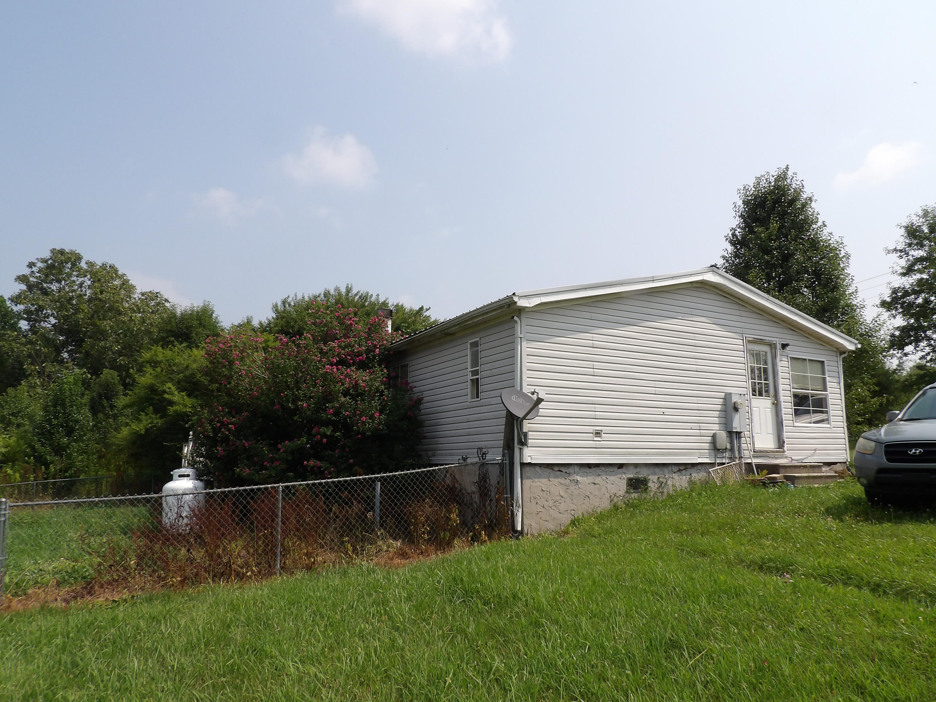 11370 Brockdell Road Pikeville, TN 37367 - Photo 2 of 32 100_5693