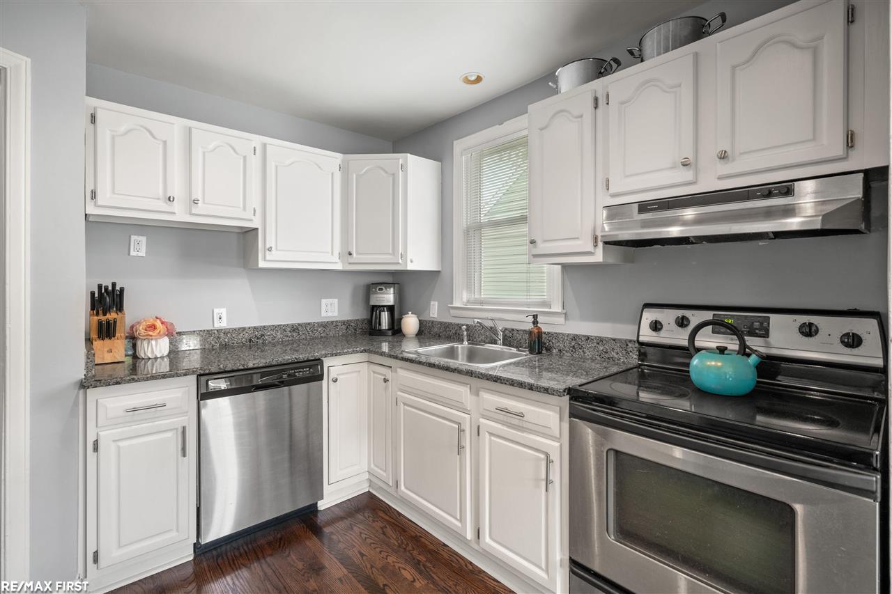 1210 Harvard Road Berkley, MI 48072 - Photo 8 of 33 50045888-7.JPG