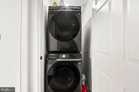 $465,000 | 2012 Wildwood Drive, Wilmington, DE 19805