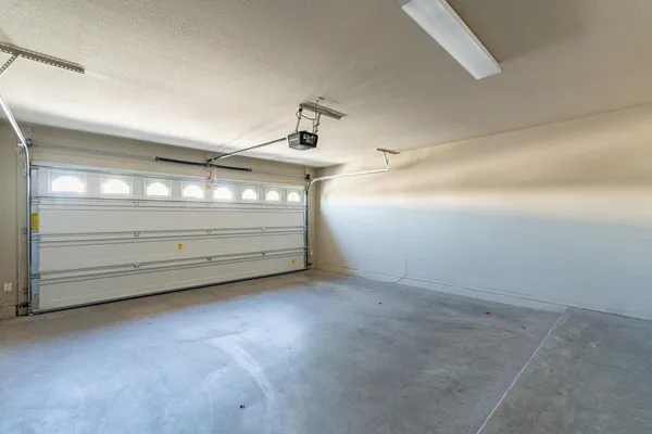 $2,495 | 3713 East Utopia Road, Phoenix, AZ 85050