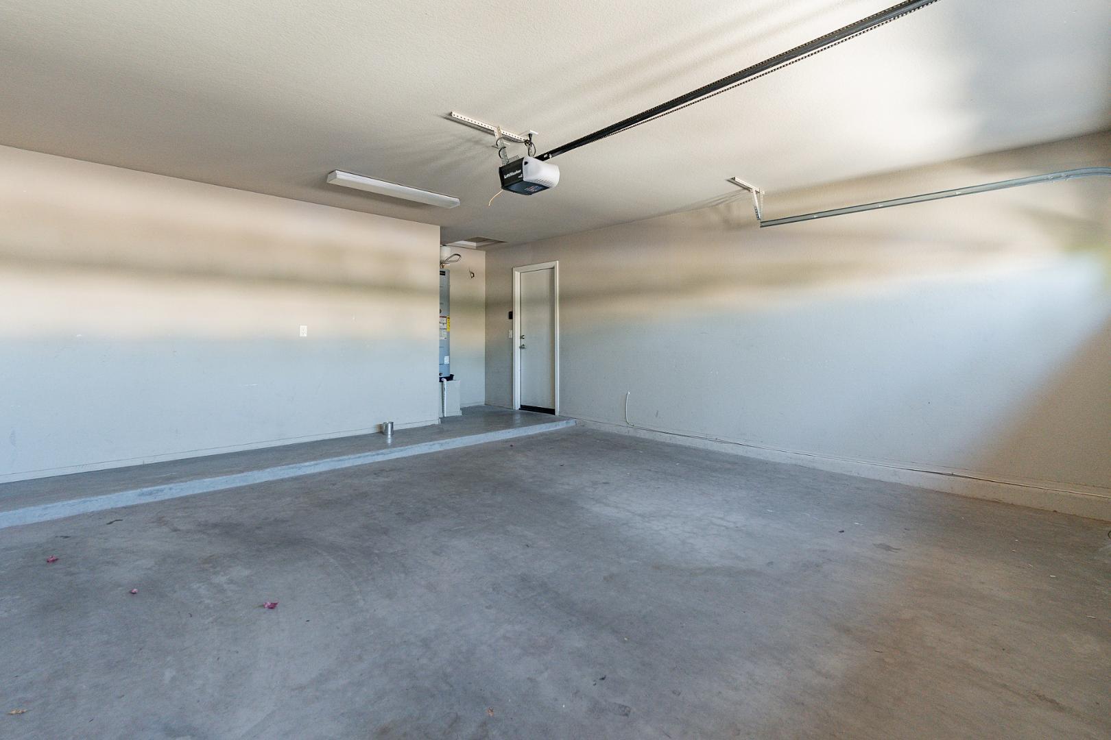 3713 East Utopia Road Phoenix, AZ 85050 - Photo 37 of 47 a view of empty room