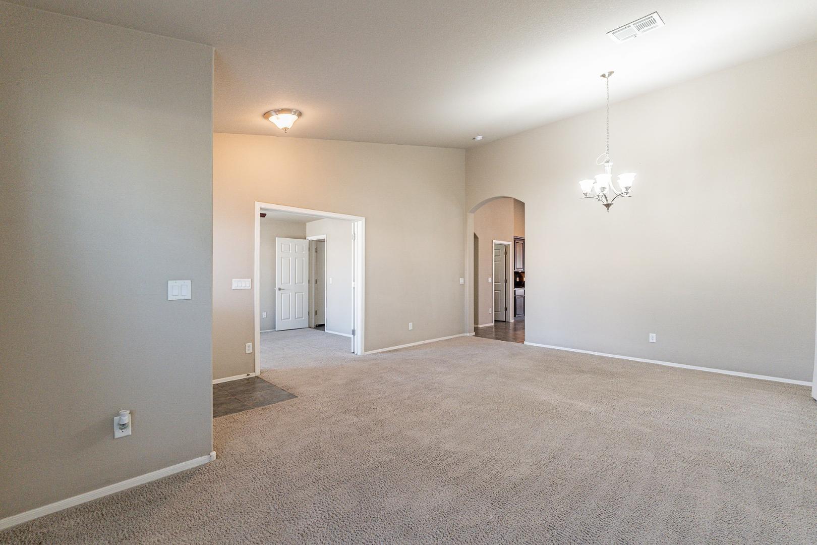 3713 East Utopia Road Phoenix, AZ 85050 - Photo 7 of 47 Photo #7