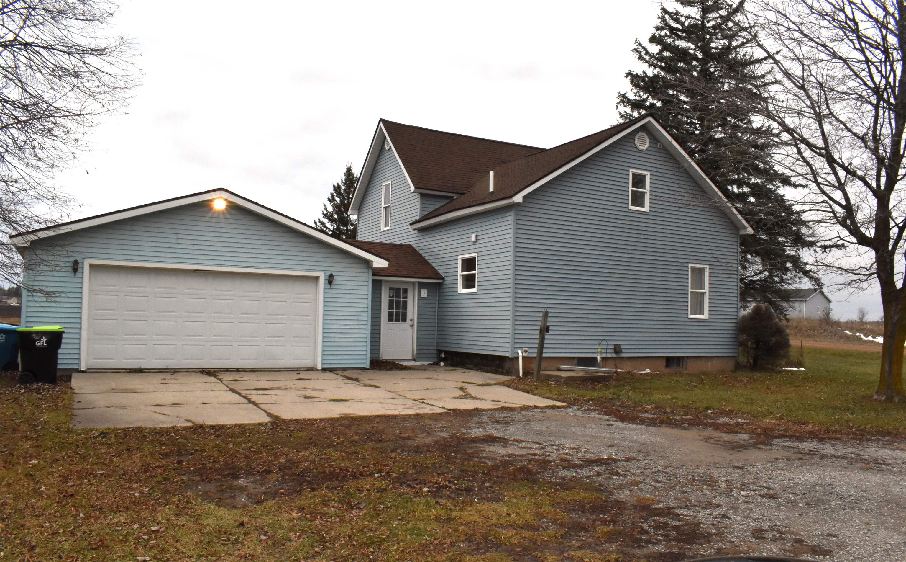 1625 Hilts Road Gladwin, MI 48624 - Photo 2 of 38