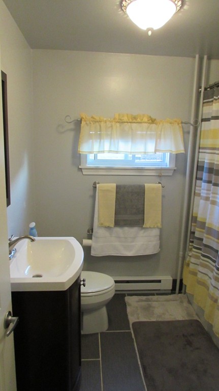 251 Warren Street Fall River, MA 02721 - Photo 4 of 26