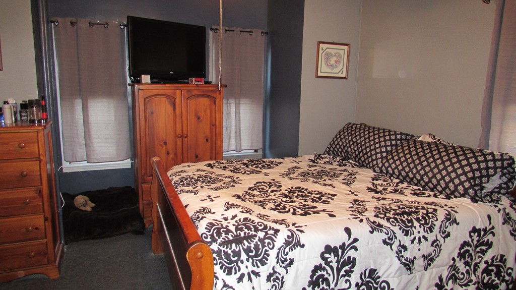 251 Warren Street Fall River, MA 02721 - Photo 8 of 26