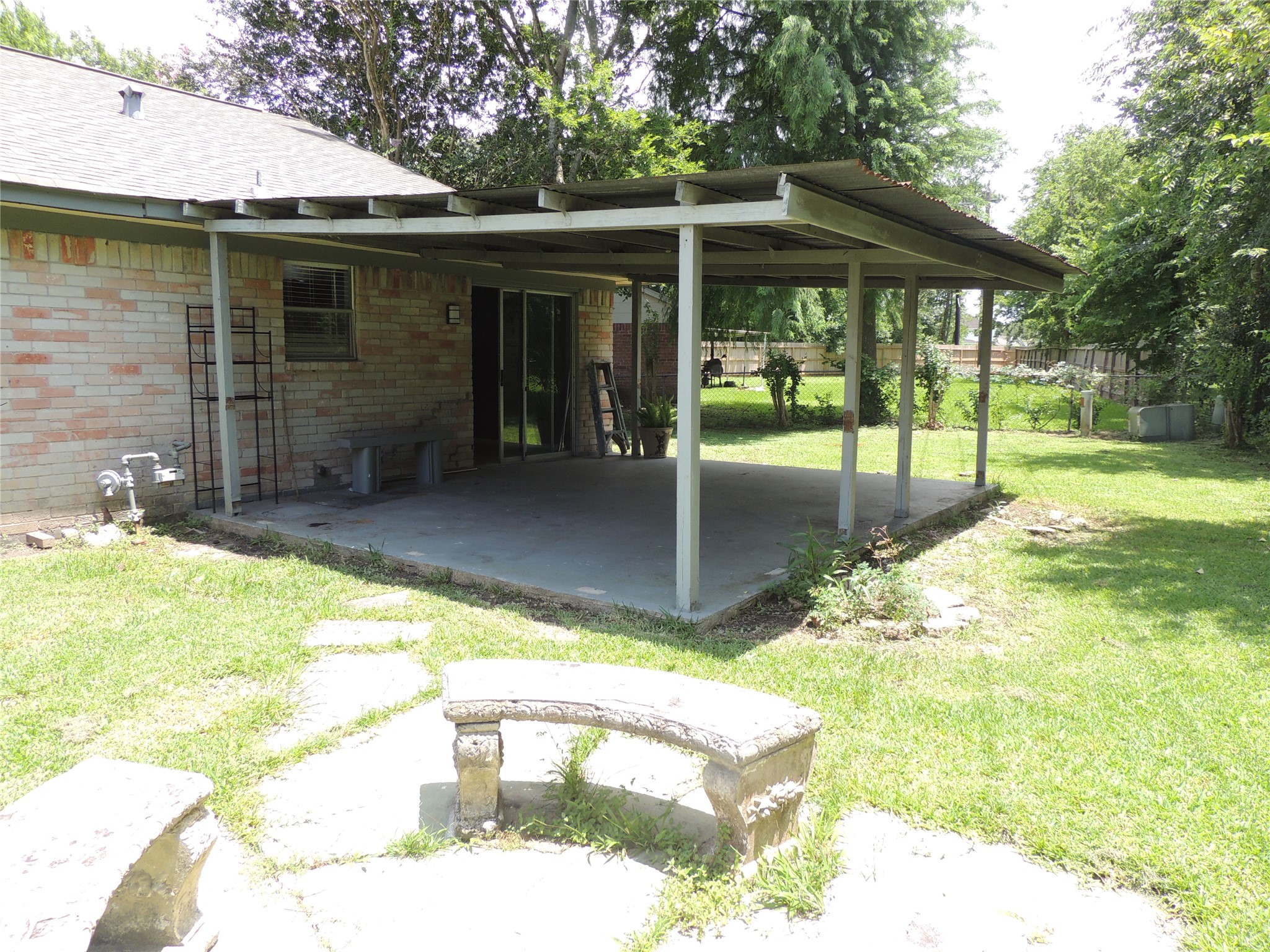 12507 New Rochelle Court Houston, TX 77089 - Photo 17 of 20 HUGE BACKYARD