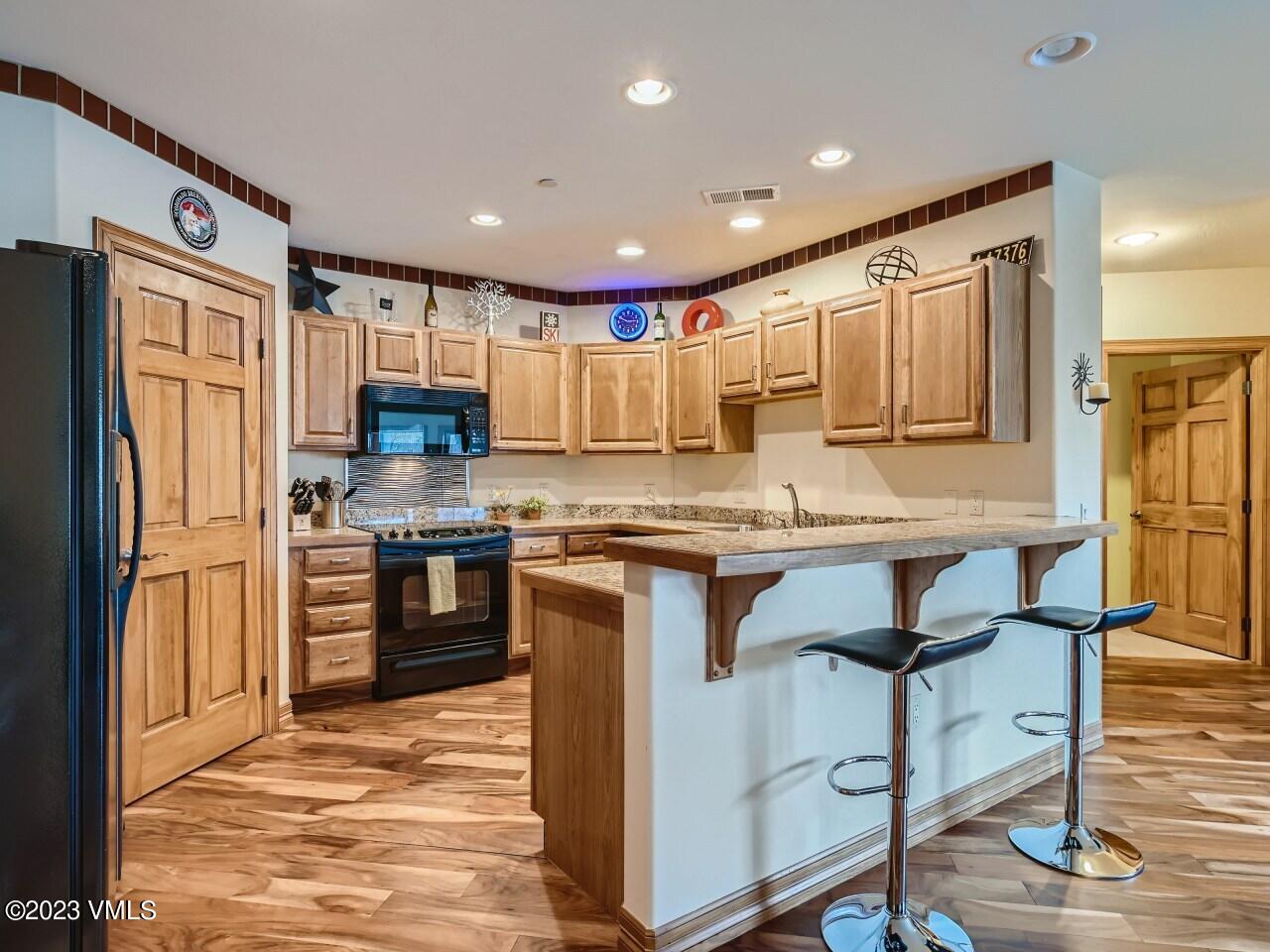 225 Main Street, Unit R203 Edwards, CO 81632 - Photo 9 of 24 Kitchen