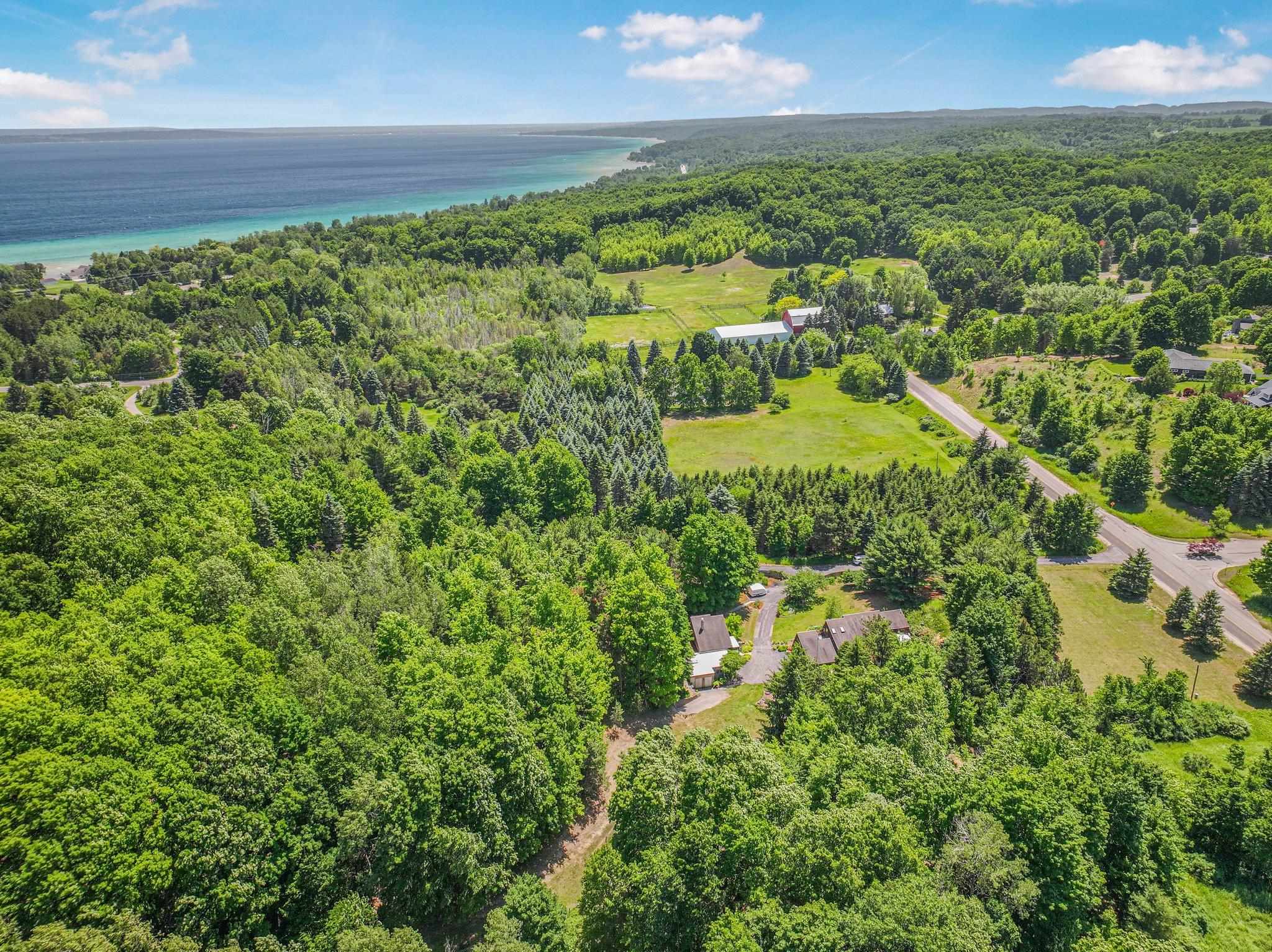 5861 Elm Valley Road Suttons Bay, MI 49682 - Photo 4 of 94