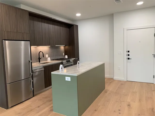 $2,850 | 2209 South 1st Street, Unit 219, Austin, TX 78704