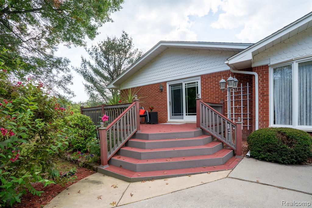 21601 Otter Road Belleville, MI 48111 - Photo 8 of 57 Gallery Image 8