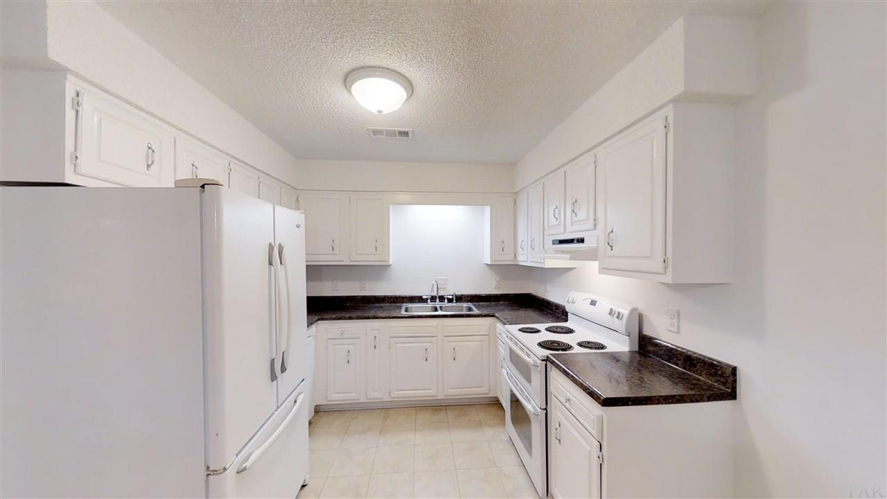 2002 Colony Road Pensacola, FL 32526 - Photo 9 of 33 Gallery Image 9