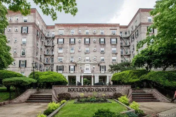 $2,350 | 56-07 31st Avenue, Unit 5B | Woodside