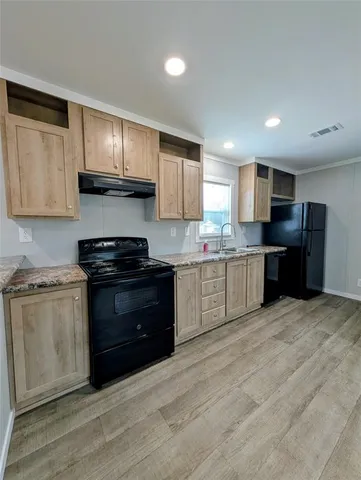 $1,400 | 2502 Coyote Trail, Granbury, TX 76048