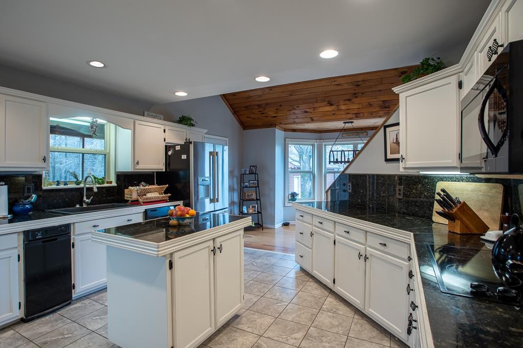 533 Dogwood Circle Decatur, TN 37322 - Photo 4 of 28 Gallery Image 4