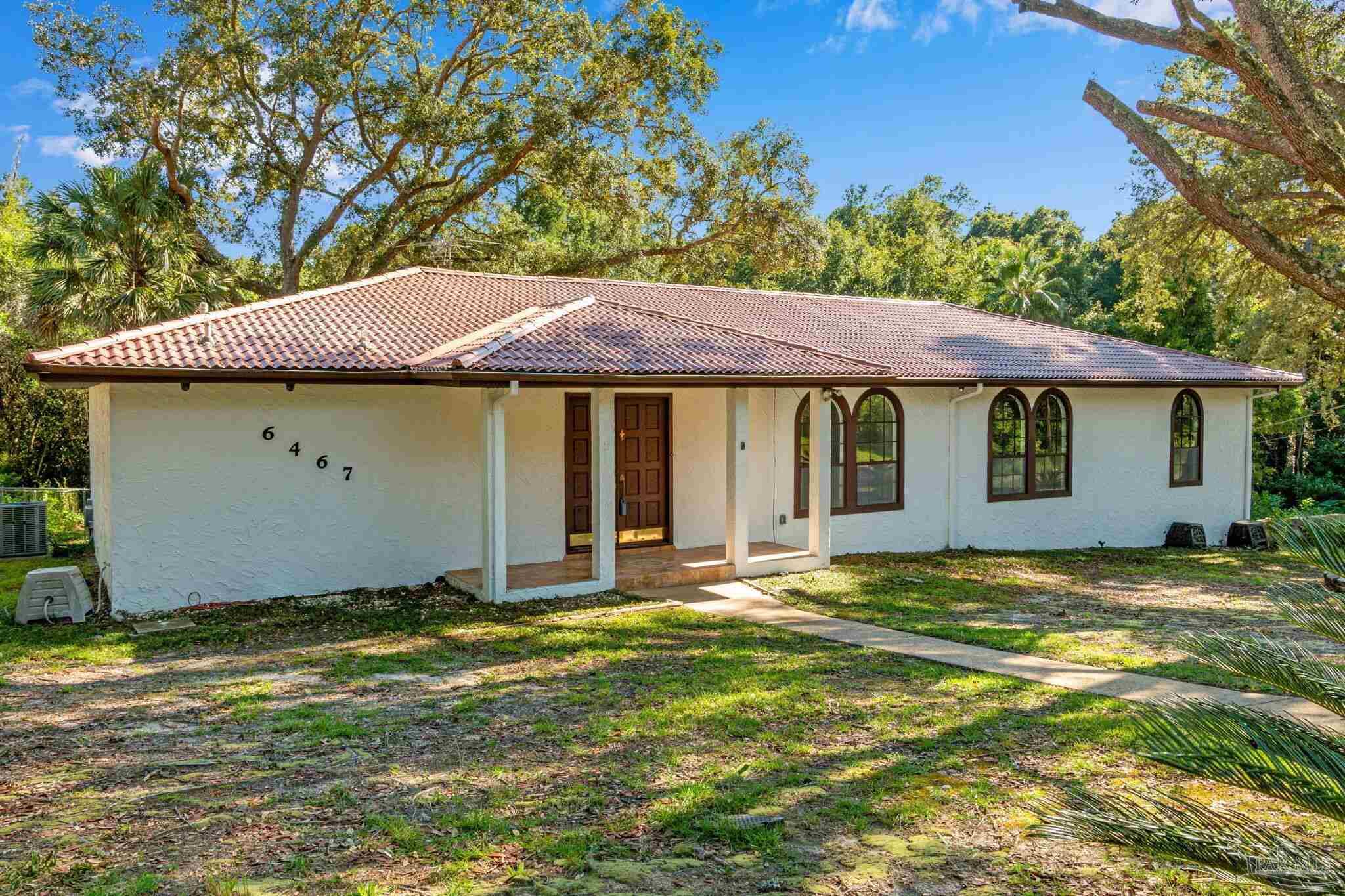 Welcome to 6467 Outer Drive!