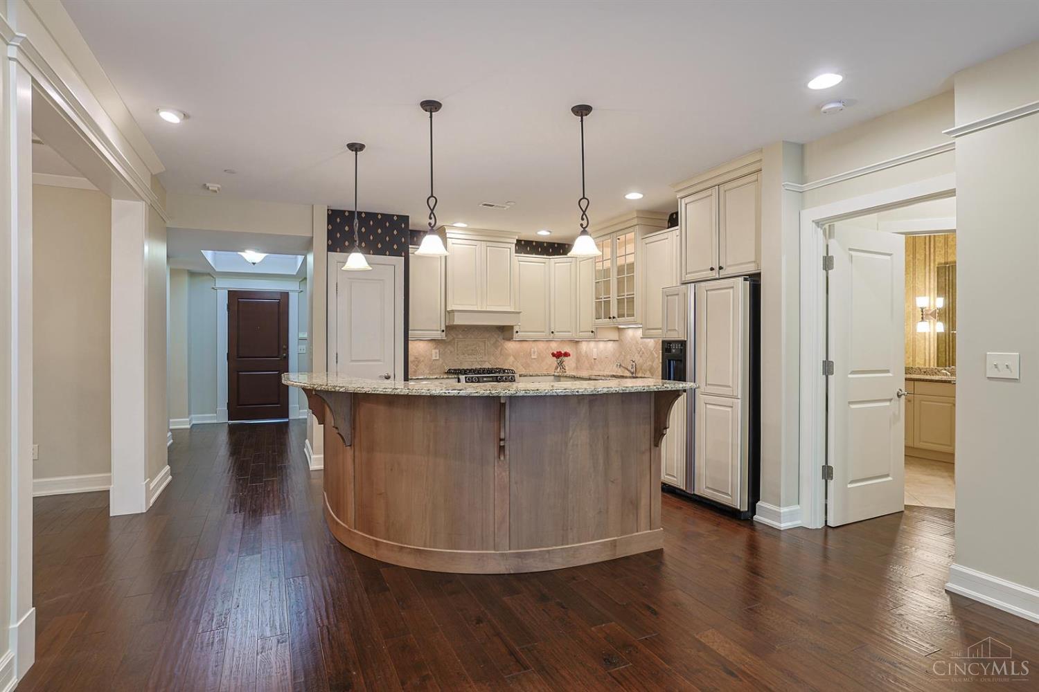 3942 Miami Road, Unit 203 Cincinnati, OH 45227 - Photo 14 of 39 Gallery Image 14