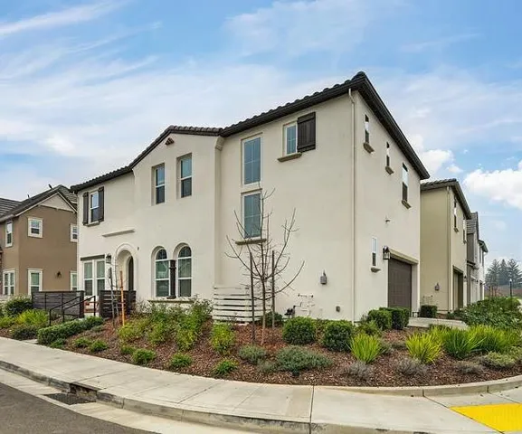 $750,000 | 3260 Ronald Reagan Way, Sacramento, CA 95818