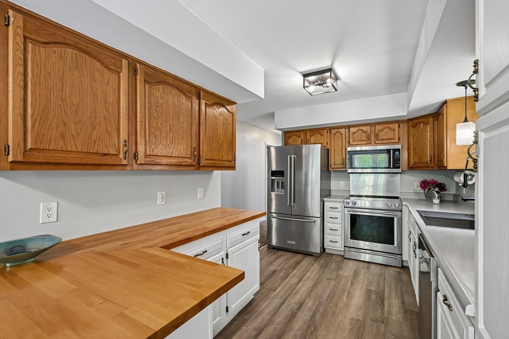 65 South Row Road Lunenburg, MA 01462 - Photo 15 of 41