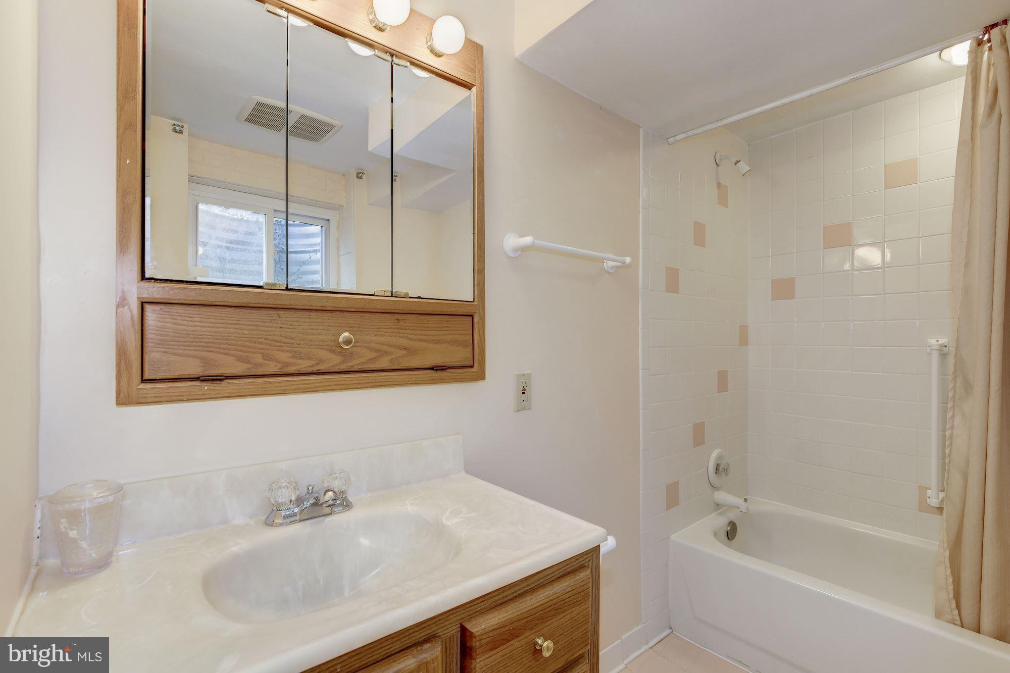 8809 Walnut Hill Road Chevy Chase, MD 20815 - Photo 22 of 23 Bath