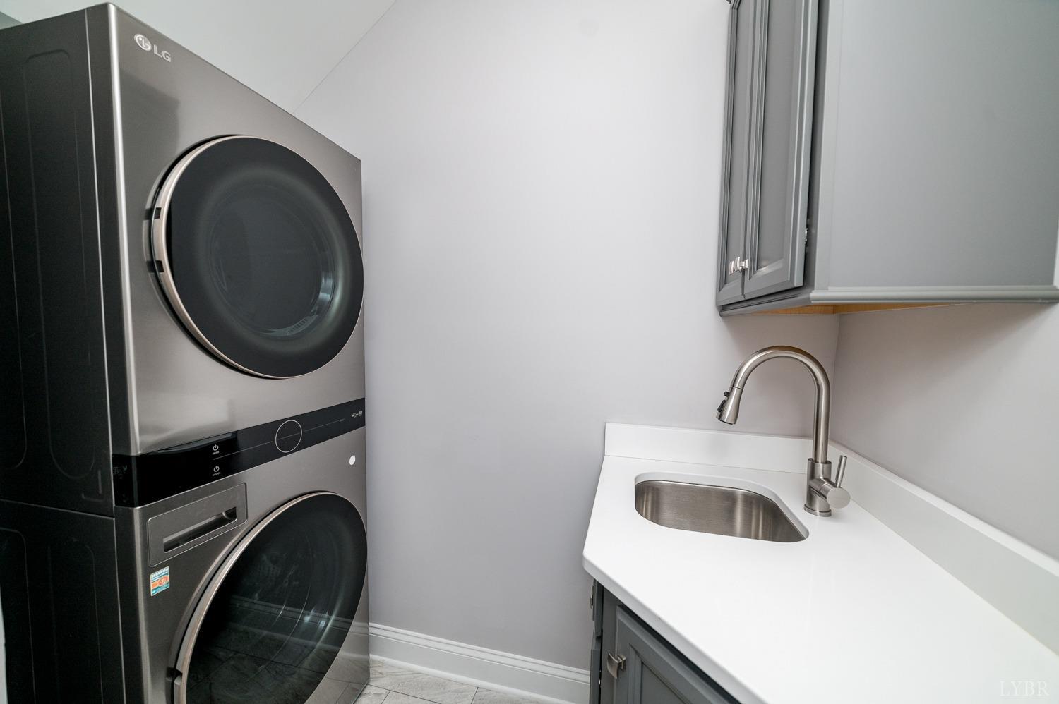 1051 Wills Way Forest, VA 24551 - Photo 6 of 49 a utility room with dryer and washer