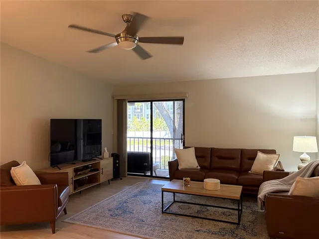 $189,000 | 3241 Fox Chase Circle, Unit 204, Palm Harbor, FL 34683
