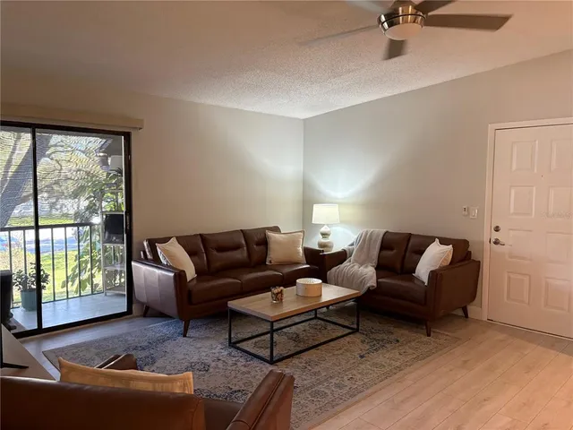 $189,000 | 3241 Fox Chase Circle, Unit 204, Palm Harbor, FL 34683