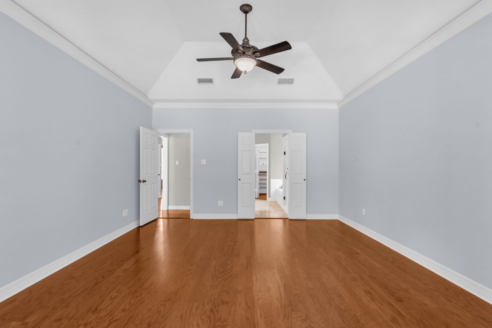 142 West Shadowpoint Circle The Woodlands, TX 77381 - Photo 17 of 50